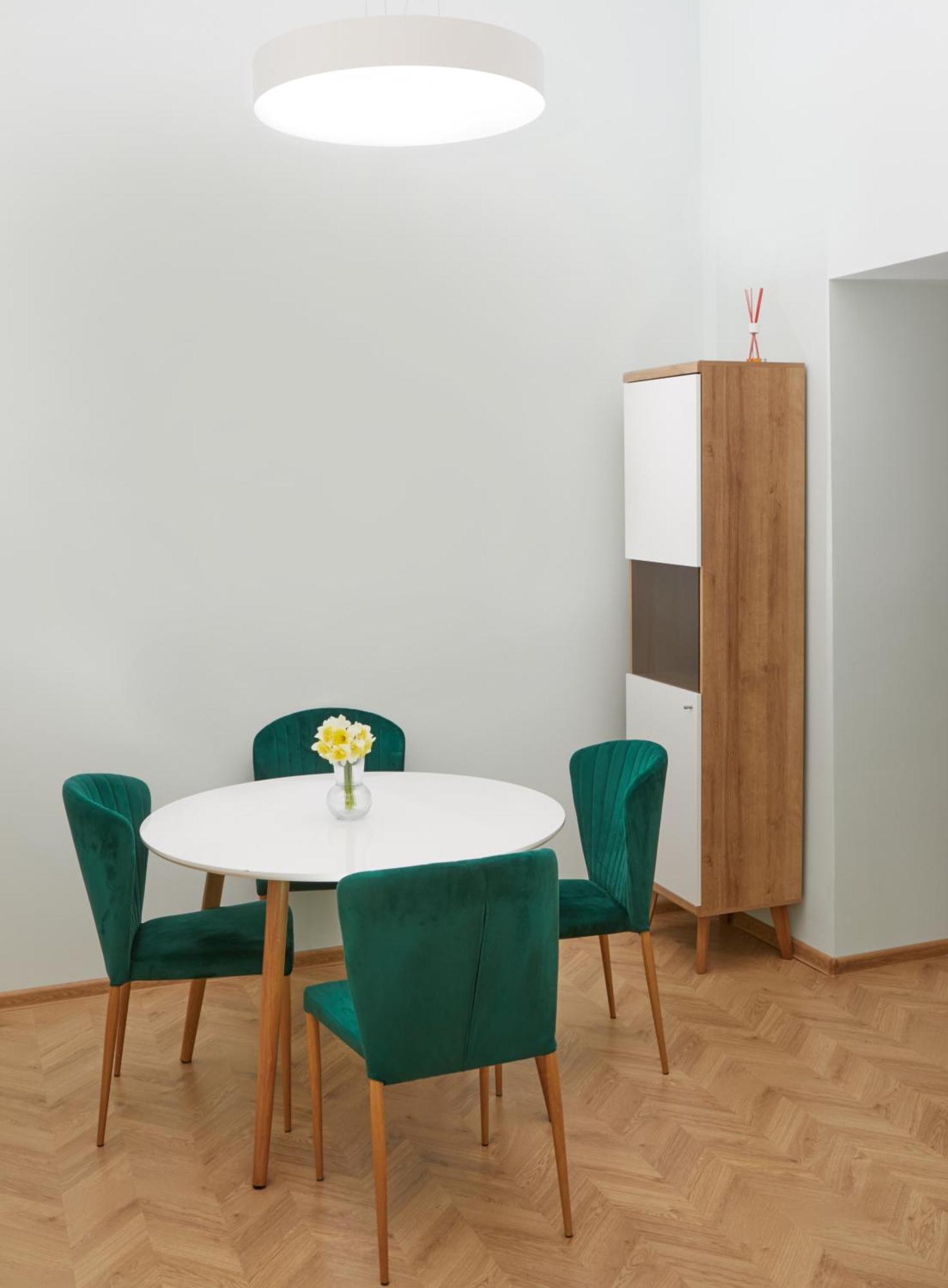Modern Flat By Lukiskiu Square Вилнюс Екстериор снимка